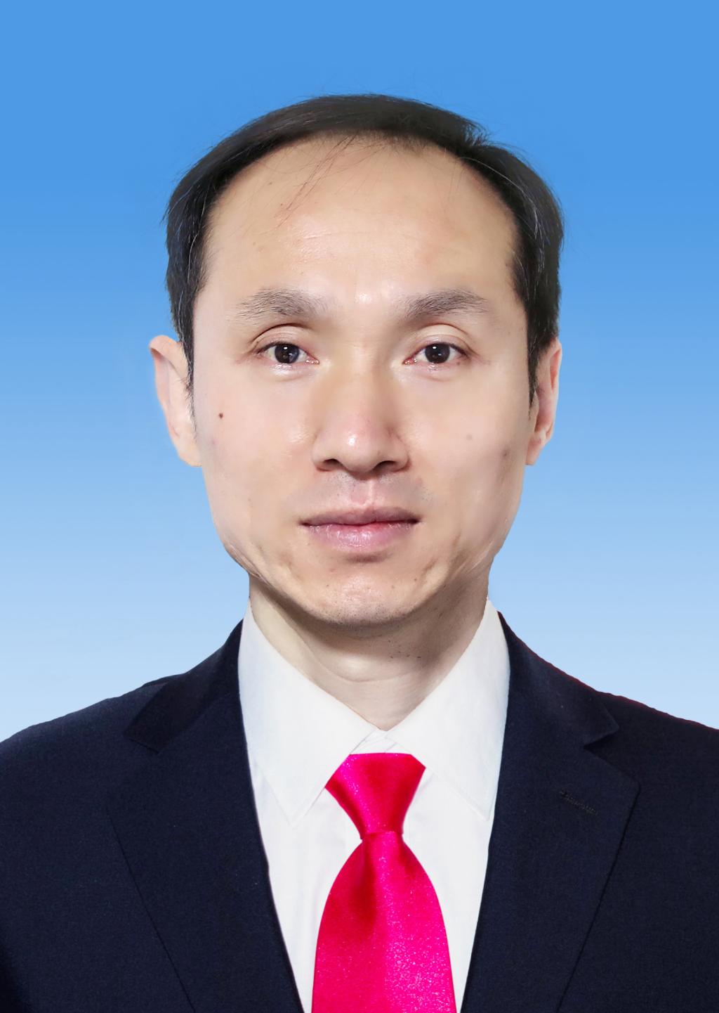 党委书记郭志远