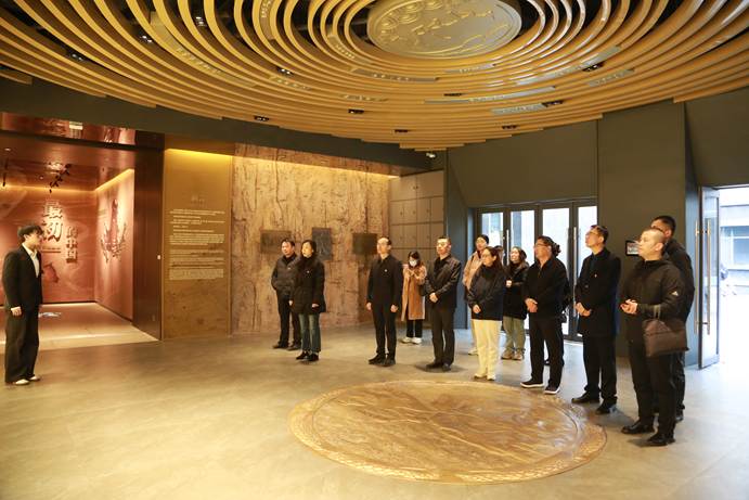 参观黄河农耕文明博物馆